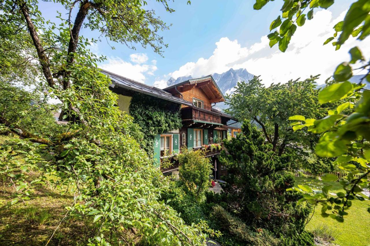 Alpenrelax Haus Weidmannsheil Wohnen Im Romantischen Forsthaus Werfen Exterior photo